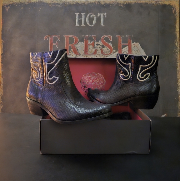 Vince Camuto Shoes - "VINCE CAMUTO" Ankle boots